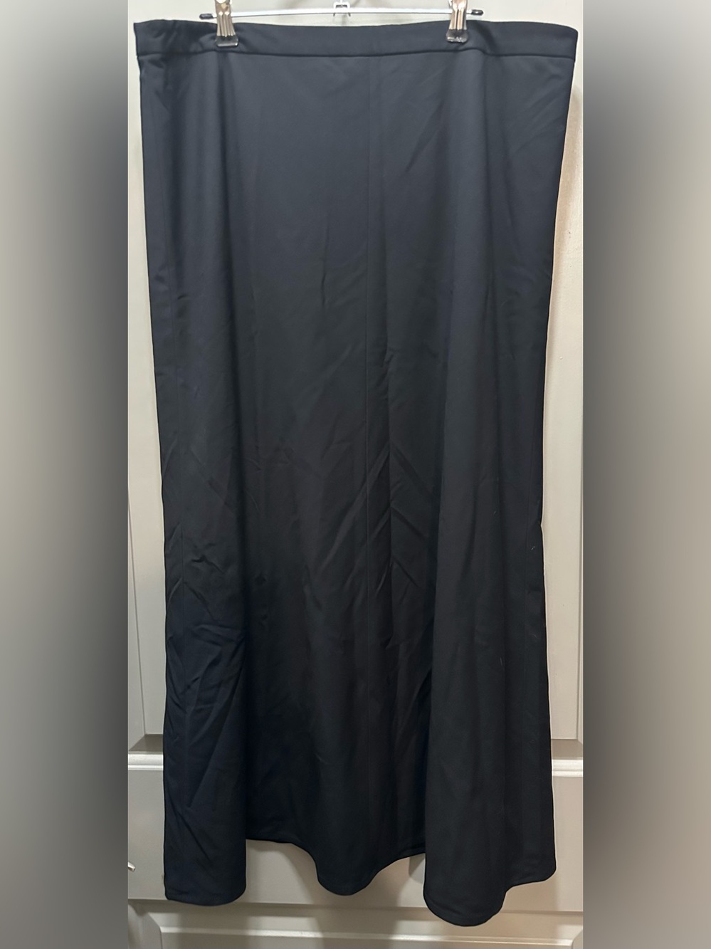 Liz Claiborne Size 14 Lined Black Skirt EUC
